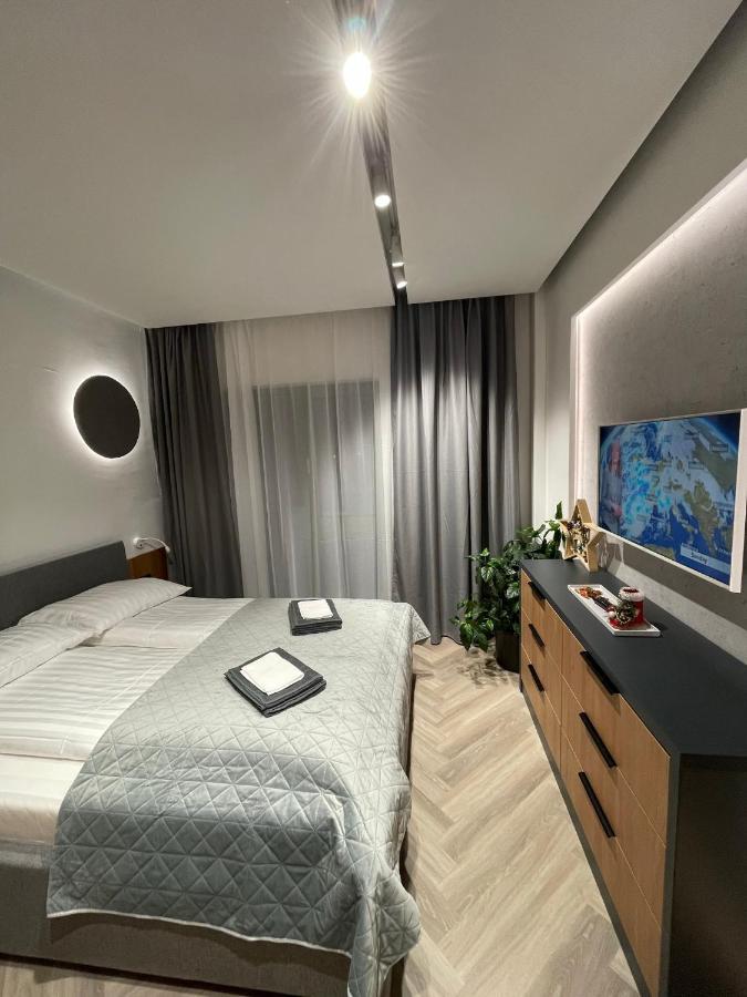 Luxury By The Lake Ap 25 Sibiu Esterno foto